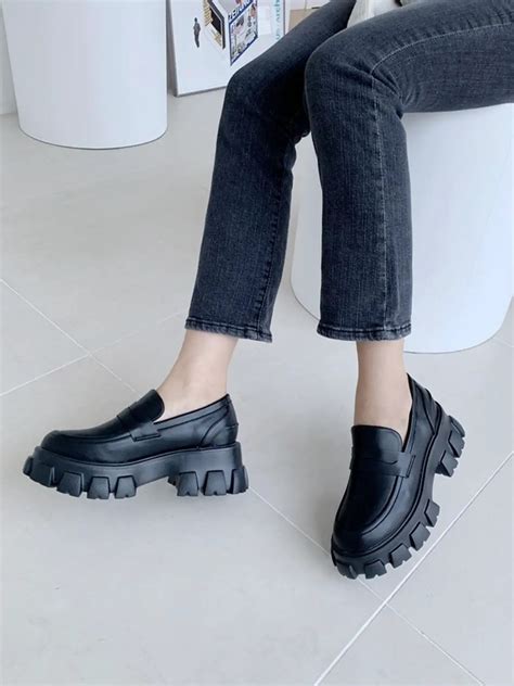 women chunky loafer.